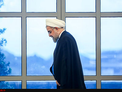 شانس روحانی بیش از سایر نامزدها است/ احتمال کناره‌گیری رییسی در دقایق آخر
