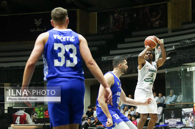 دیدار تیم های بسکتبال طبیعت اسلامشهر و پالایش نفت آبادان