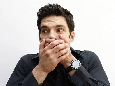 دلیل بوی بد دهان از چیست و چگونه باید آن را رفع کرد؟