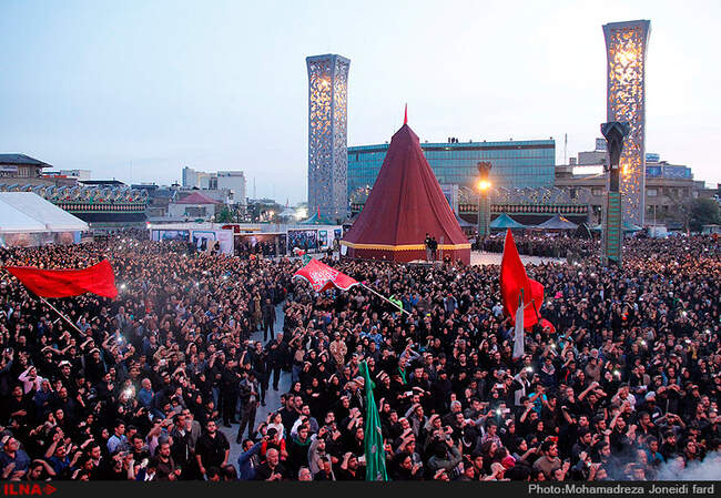 مراسم عزاداری و خیمه سوزان روز عاشورا در میدان امام حسین (ع) 