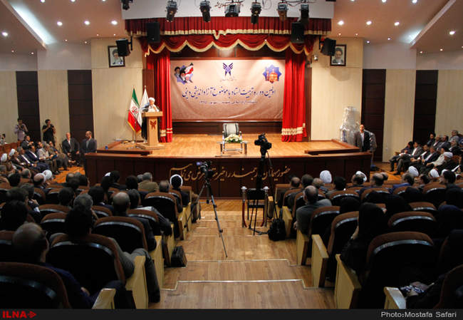 بازدید آیت الله هاشمی رفسنجانی از چند طرح در دانشگاه آزاد اسلامی واح