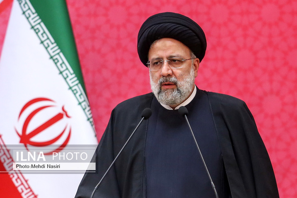 افرادی که مانع پیشرفت و تحول نظام اداری هستند را کنار بگذارید