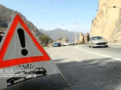 برخورد تریلی با مینی‌بوس کارگران کشت وصنعت/۲۶ نفر مصدوم شدند 