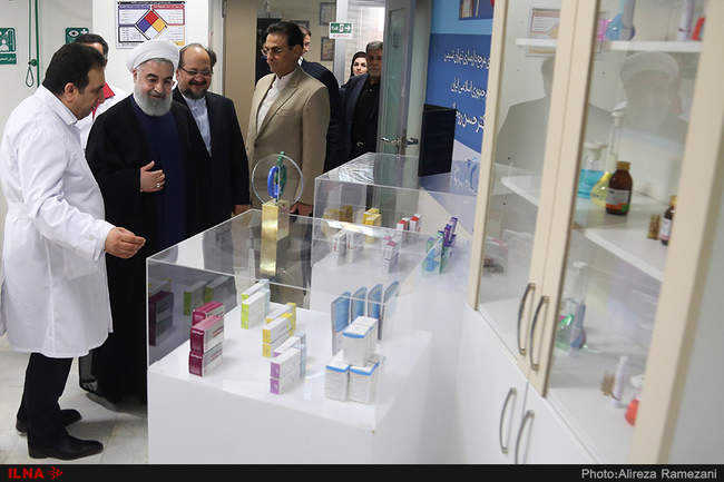 گزارش تصویری بازدید رئیس‌جمهور از شرکت داروسازی تهران شیمی