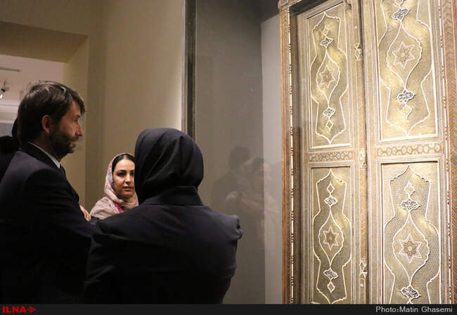 رونمایی از تندیس پنه لوپه