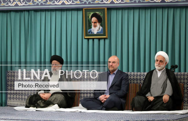 دیدار جمعی از مردم، مسئولان و مهمانان کنفرانس وحدت اسلامی با مقام مع�