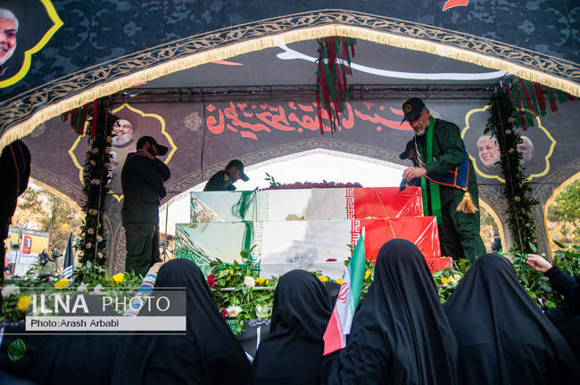 مراسم تشییع پیکر مطهر ۱۰۰ شهید گمنام دفاع مقدس در تهران / 1