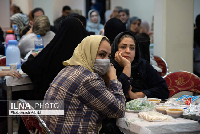 ضیافت افطاری خانه کارگر با حضور کارگران و بازنشستگان-شب هشتم ماه رمض�