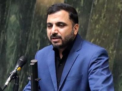 در عزل و نسب مدیران و بکارگیری نیروی انسانی شرکت مخابرات مسئولیتی برعهده ندارم