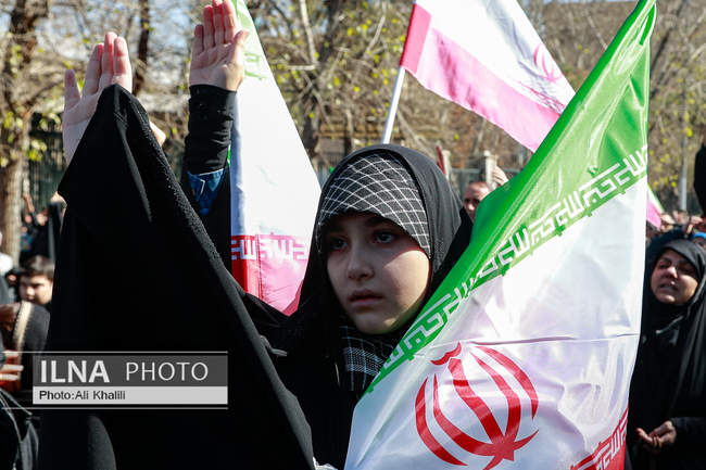 تجمع سوگواران رهبر شهید انقلاب در میدان انقلاب / ٢ 