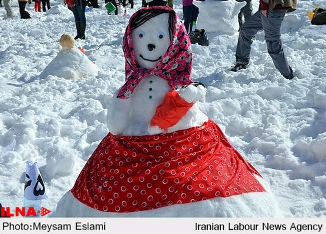 جشنواره ساخت آدم برفی در پیست دیزین