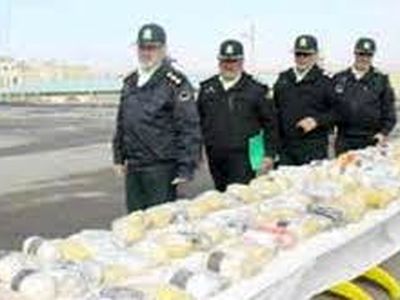  توقیف شناور حامل 500 کیلوگرم مواد مخدر درکنگان بوشهر