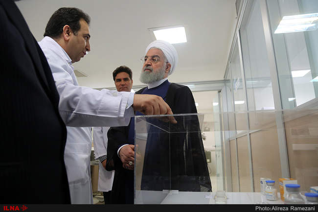 گزارش تصویری بازدید رئیس‌جمهور از شرکت داروسازی تهران شیمی