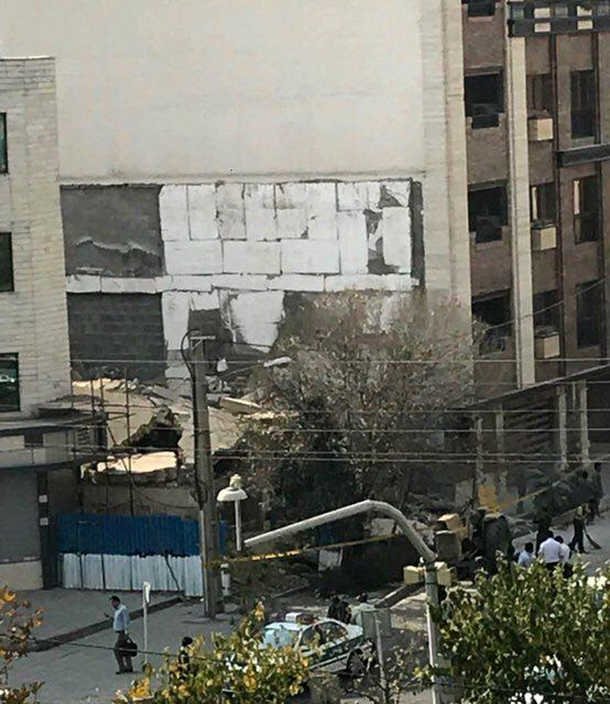 ۵ مصدوم در پی ریزش آوار ساختمان در تهران