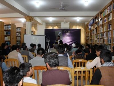 «اگزیستانسیالیسم در آیینه‌ی نگاه بنت‌الهدی صدر و صادق هدایت» رونمایی شد