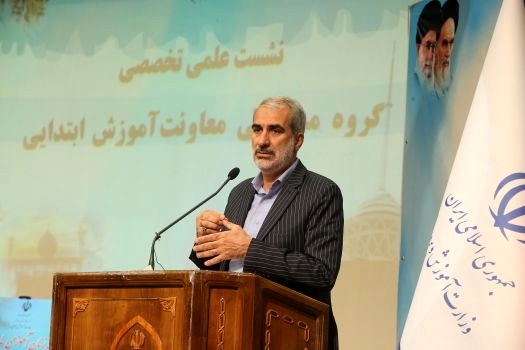 خروجی نظام تعلیم و تربیت نسلی در تراز انقلاب باشد