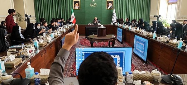 گرامیداشت روز جوان به معنای ایجاد سازوکارهای مشارکت مؤثر تمام جوانان کشور در فرآیند تصمیم‌گیری‌ها است