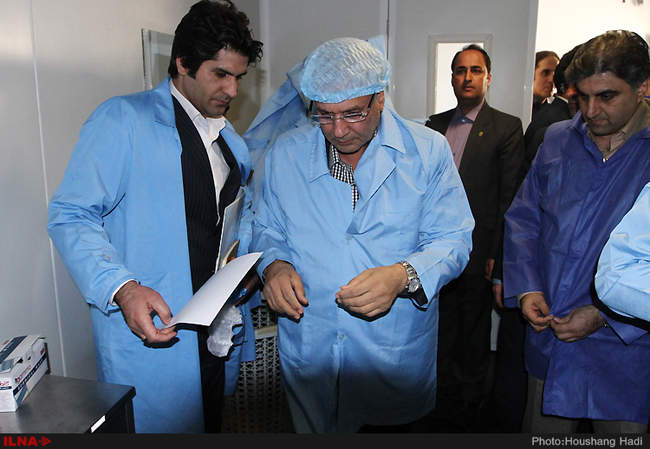 مراسم رونمایی از ۱۴ داروی جدید در کارخانجات دارویی داروپخش با حضور ع