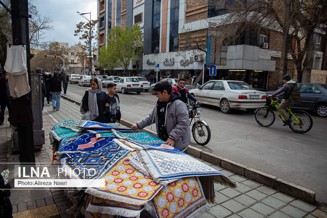 خیابان خیام قزوین در روز آخر اسفند