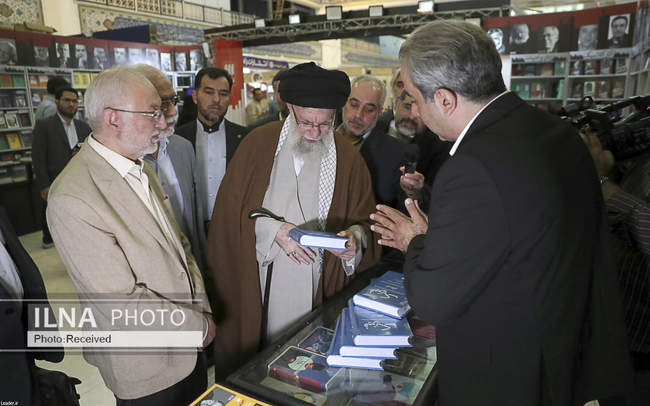 بازدید رهبرانقلاب از سی و پنجمین نمایشگاه بین‌المللی کتاب تهران
