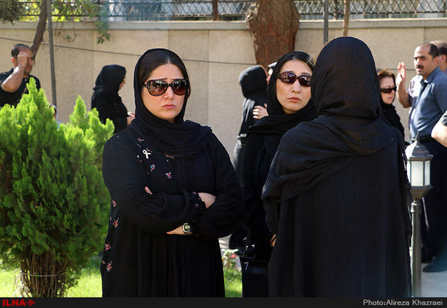 مراسم تشییع پیکر ایرج کریمی کارگردان و منتقد سینما