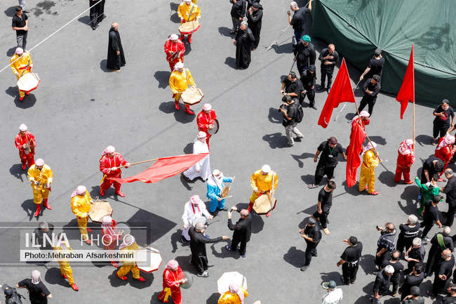 خیمه سوزان ظهر عاشورا در چهارراه گلوبندک تهران