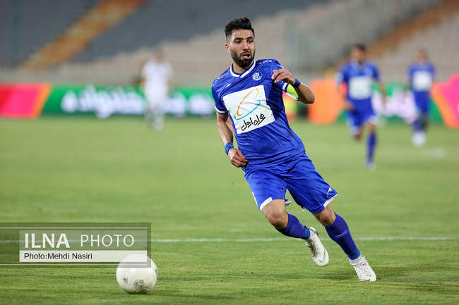 دیدار تیمهای فوتبال استقلال تهران و نفت مسجد سلیمان