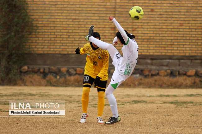 دربی فوتبال  بانوان نوجوان اصفهان 
