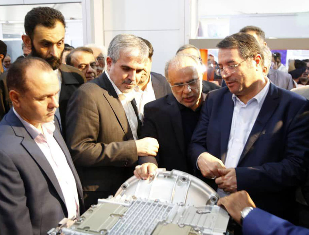 بازدید وزیر صنعت، معدن و تجارت از غرفه گروه سایپا