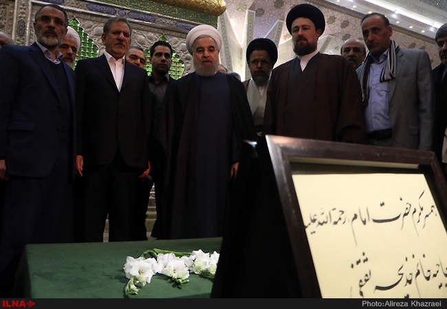 تجدید میثاق رئیس جمهور و اعضای هیئت دولت با آرمان های امام راحل