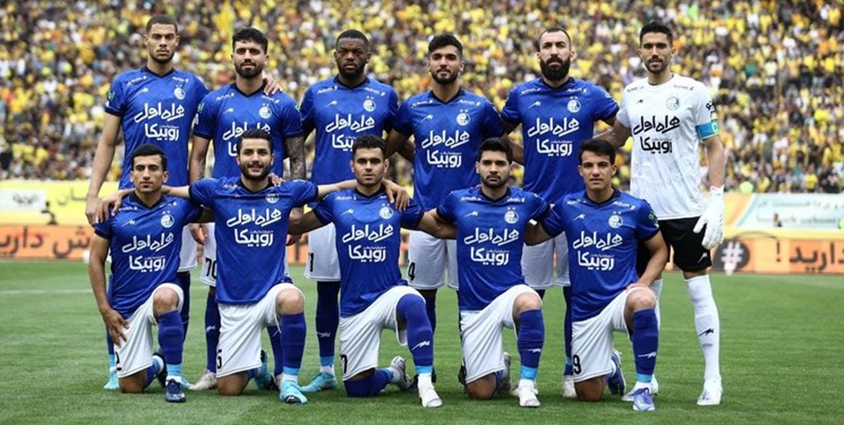 ویدیو: خروج بازیکنان استقلال از هتل و عکس یادگاری با هواداران