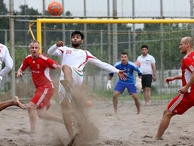ایران و امارات فردا به مصاف هم می‌روند