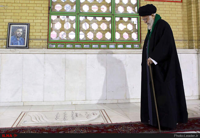 حضور رهبر انقلاب در مرقد مطهر امام راحل و گلزار شهدای بهشت زهرا(س)