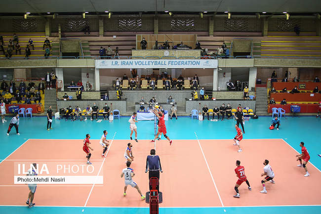 دیدار والیبال بین تیمهای شهرداری ارومیه و لبنیات هراز آمل