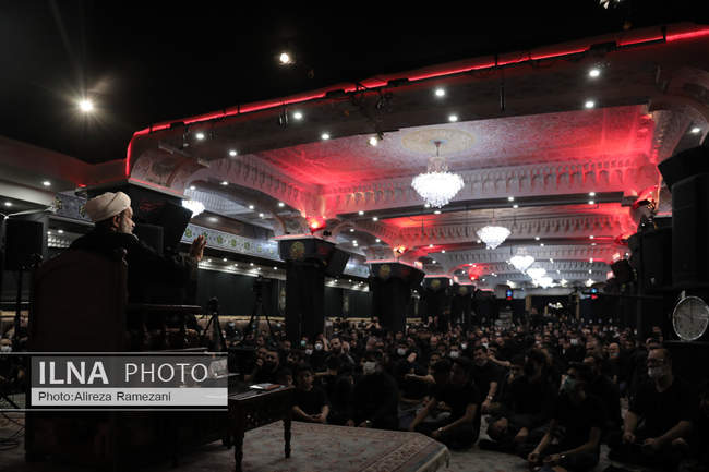 مراسم شب تاسوعا در حسینیه انصار الحسین (ع)