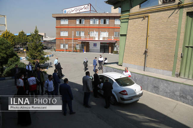 خط تولید ماسک و مواد ضد عفونی کننده در کارخانه های نساجی هلال ایران