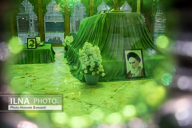 مراسم بزرگداشت 12 بهمن در حرم امام خمینی (س) 