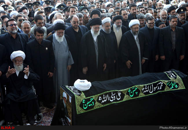 مراسم تشییع و اقامه نماز بر پیکر آیت‌الله واعظ طبسی با حضور رهبر انق�