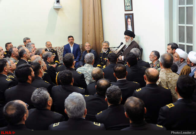 دیدار جمعی از فرماندهان و مسئولان نیروی دریایی ارتش با رهبرانقلاب اسلامی 
