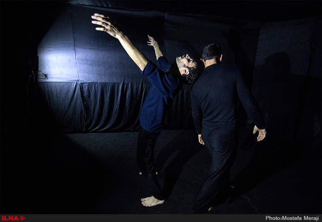 تئاتر هملت در قم به روی صحنه می رود