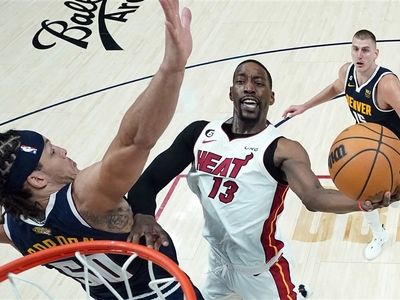 بسکتبال NBA؛ میامی دومین بازی فینال را برد تا امیدوار بماند