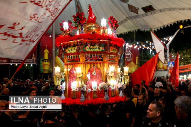 آیین مشعل گردانی در دولت آباد
