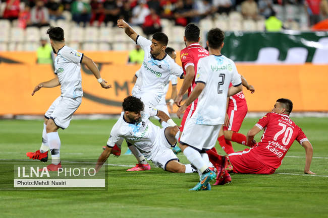دیدار تیمهای فوتبال پرسپولیس تهران و پیکان