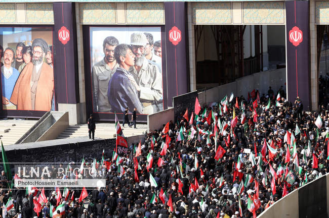 اقامه نماز بر پیکر رهبر شهید انقلاب در مصلای تهران/ 8