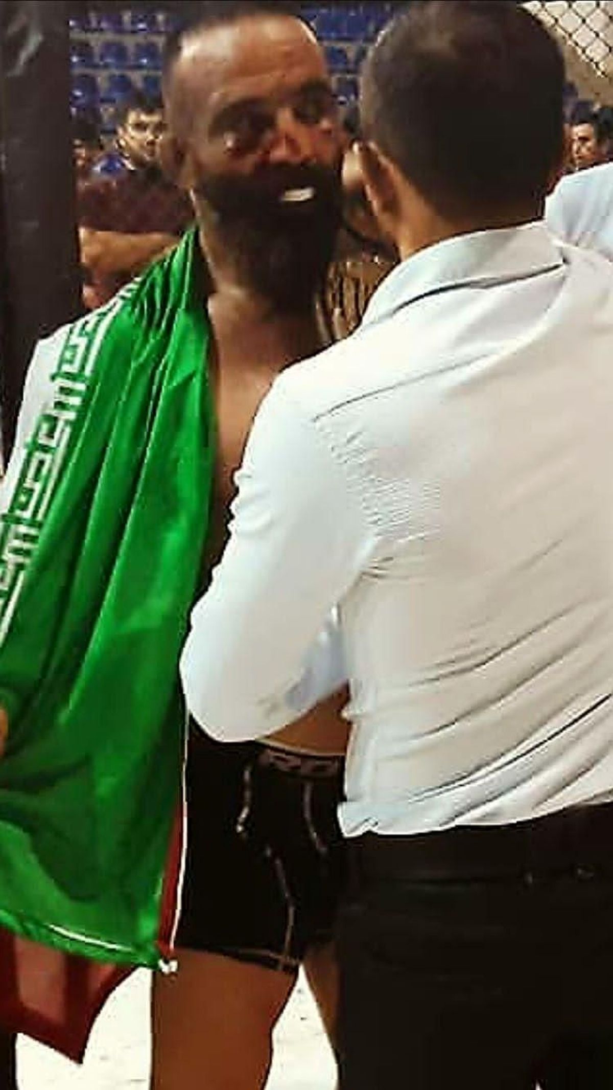 اکبر آزادی فر(اکبر چیریکی) قهرمان mma و بوکسور ایرانی و رفیق صمیمی مارتین فورد