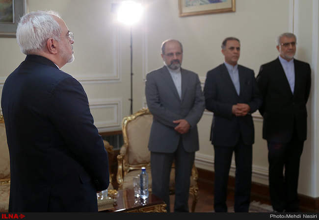 تقدیم استوارنامه آصف درانی سفیر جدید پاکستان به ظریف وزیر امورخارجه 