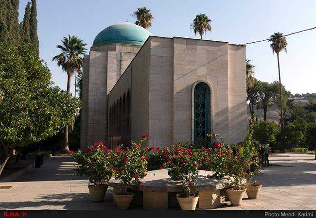 ایران زیبا / آرامگاه حافظ و سعدی در شیراز