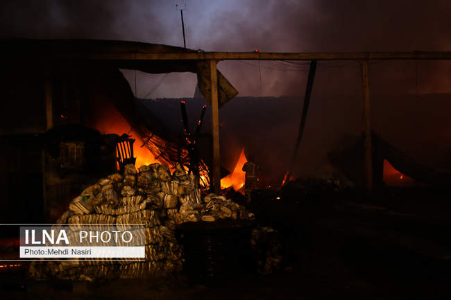 آتش‌سوزی در بارانداز ۱۲ هزار متری در شوش 