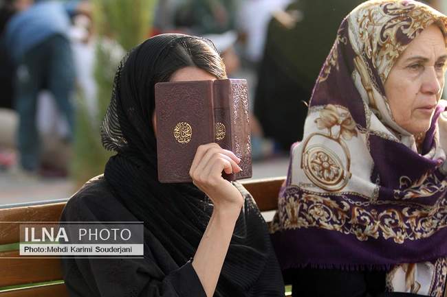 روز عرفه در گلستان شهدای اصفهان
