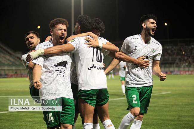 برد خانگی تیم فوتبال ذوب آهن اصفهان مقابل مس رفسنجان